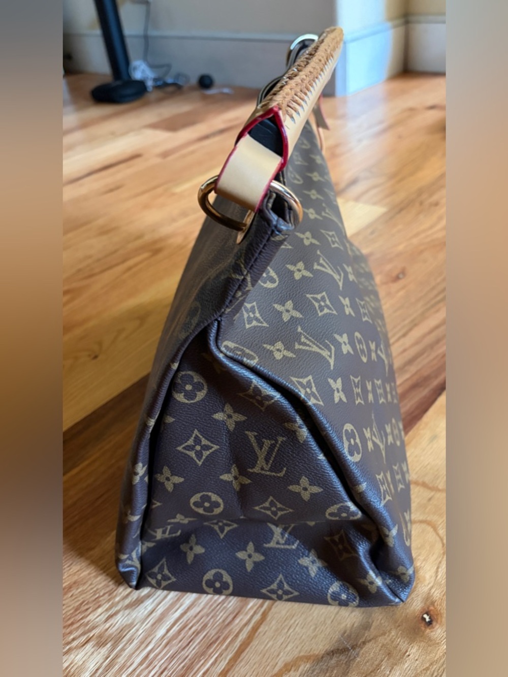 An inspires designer Louis Vuitton Monogram Canvas Shoulder Bag in Brown and Tan - Picture 4 of 7
